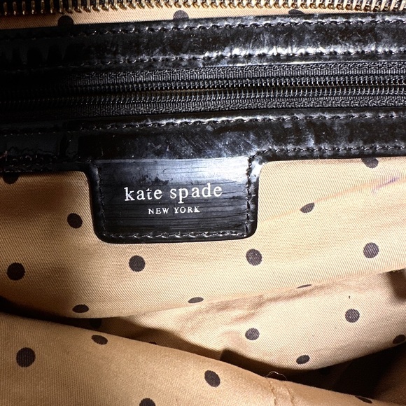 🌟KATE SPADE ♠️ Handbag / Purse / Shoulder Bag / Tote Unique perforated design!! - Picture 4 of 9